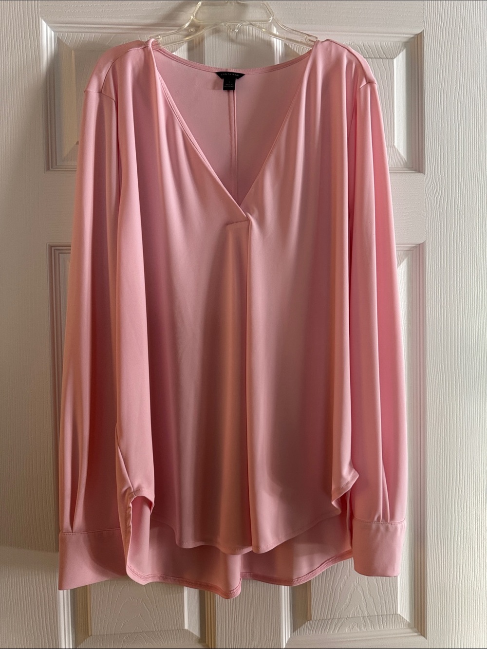Ann Taylor Blush Pink V-Neck Long Sleeve Blouse